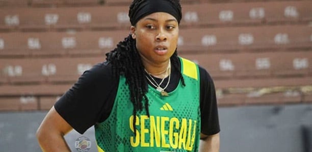 Image de Sport. La meneuse de jeu américaine naturalisée sénégalaise, Cierra Dillard, a impressionné lors de son premier match amical avec les Lionnes du Sénégal en marquant 18 points, malgré la défaite de l'équipe face au Mozambique (70-69). Ce recrutement par Moustapha Gaye semble déjà porteur de promesses pour le secteur de la mène de l'équipe nationale. En dépassant les performances des joueuses locales, Dillard s'est rapidement distinguée comme la meilleure marqueuse de la partie. Sa prestation réussie a probablement conquis le sélectionneur et suscite de grands espoirs pour les compétitions à venir. Que pensez-vous de sa performance ?