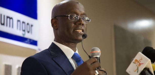 Image de Politique. Lors d'une cérémonie d'investiture en forme de méga meeting, Thierno Alassane Sall, honorable député et Président de la République des valeurs/Réewum Ngor, a été officiellement désigné candidat à la Présidentielle de 2024 par la coordination départementale de Guédiawaye de son parti. Les militants et sympathisants présents ont exprimé leur soutien inébranlable envers leur leader, démontrant ainsi leur volonté d'accompagner le "candidat TAS2024" dans sa quête pour le palais de la République. Selon les membres de la République des valeurs, Thierno Alassane Sall représente l'unique alternative pour un avenir meilleur au Sénégal. Est-il réellement l'homme de la situation ?