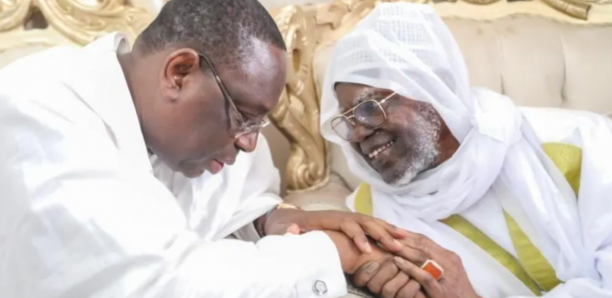 Image de Politique. Le Grand Magal de Touba a été le témoin d'un grand moment lorsque le président Macky Sall a prononcé son discours d'adieu devant le khalife général des mourides, Serigne Mountakha Mbacké. Dans un geste empreint de gratitude, Sall a remercié le leader religieux pour ses 12 années de soutien inestimable. Macky Sall a rappelé solennellement sa promesse de ne pas briguer un troisième mandat en 2024, affirmant ainsi sa loyauté envers la démocratie sénégalaise. Il a également exhorté les chefs religieux à poursuivre leur mission de sensibilisation et de promotion de la cohésion nationale. Que pensez-vous de cette rencontre entre ces deux personnalités ?